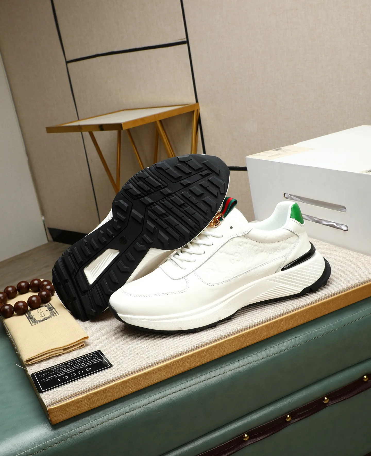 Men's shoes 💰460 GUCCI🔍🔍The latest models are on sale at the same time at the counter. Original calfskin imported from Italy, genuine leather lining, (high-end, extravagant, and classy) with exquisite workmanship. Soles: Original soles specially provided by the original factory. ⚠Exclusive double-layer movable molded soles are super comfortable⚠. Photos of the real thing🎬The real thing is even better🔍🔍"High quality·Follow the order" Code number 38-44